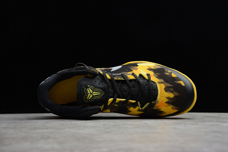 KOBE 8 SYSTEM GC BLACK/ELECTRIC YELLOW 555286-077